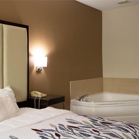 Blisspoint Inn & Suites マリオン エクステリア 写真