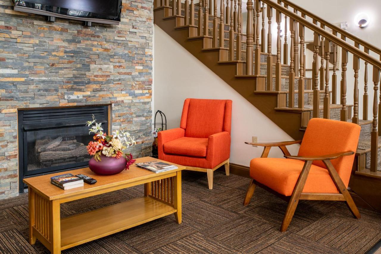 Blisspoint Inn & Suites マリオン エクステリア 写真