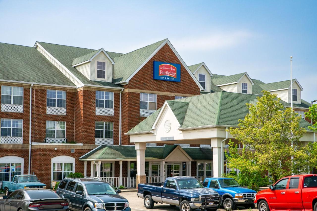 Blisspoint Inn & Suites マリオン エクステリア 写真
