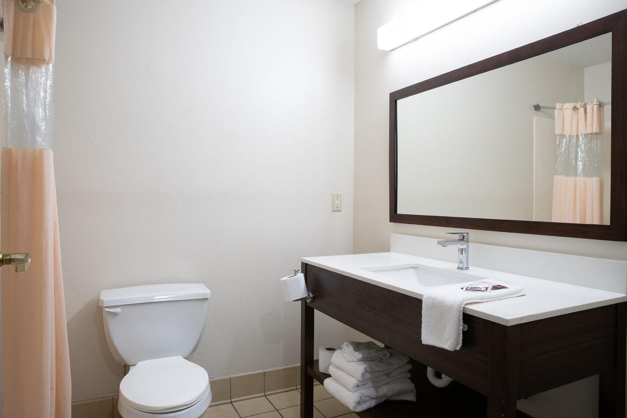 Blisspoint Inn & Suites マリオン エクステリア 写真