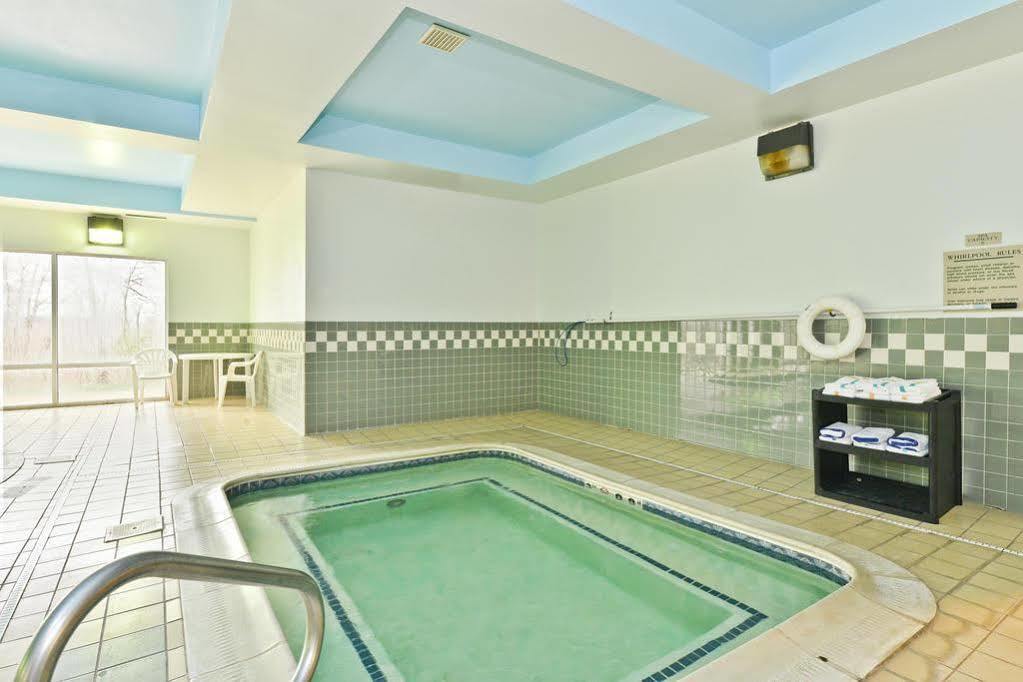 Blisspoint Inn & Suites マリオン エクステリア 写真