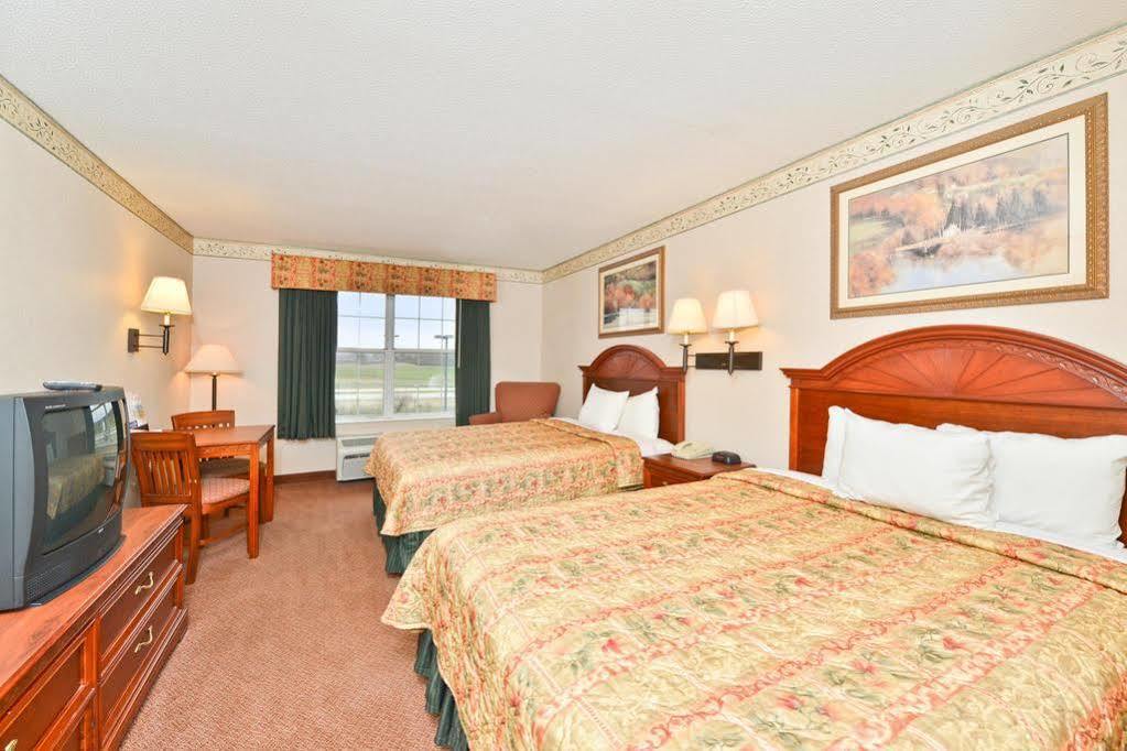 Blisspoint Inn & Suites マリオン エクステリア 写真
