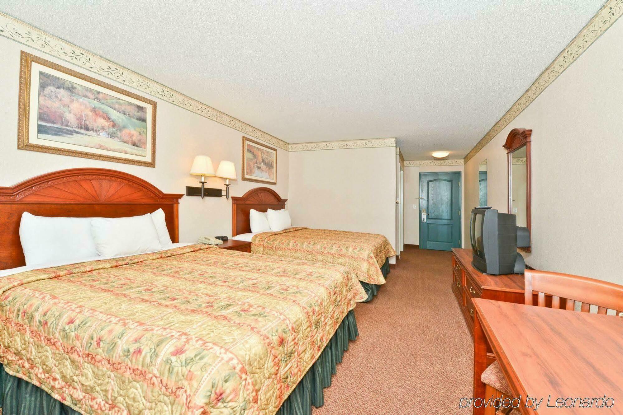 Blisspoint Inn & Suites マリオン エクステリア 写真